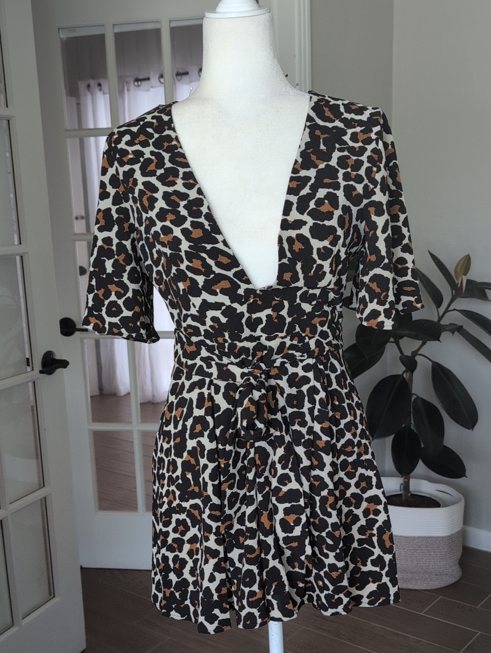 Show Me Your Mumu Leopard Print V-Neck Plunge Romper Medium